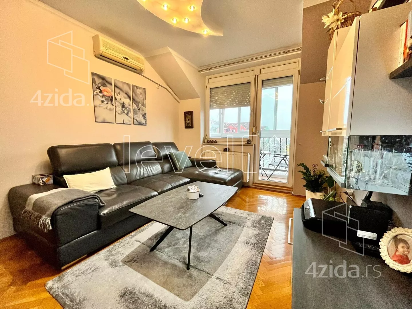 Troiposoban stan | 4zida