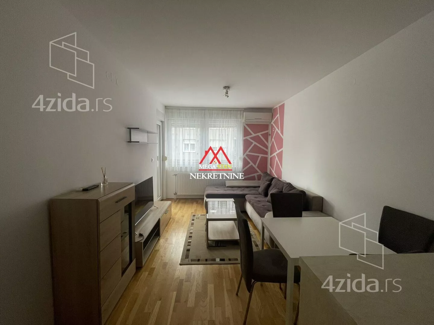 Jednoiposoban stan | 4zida