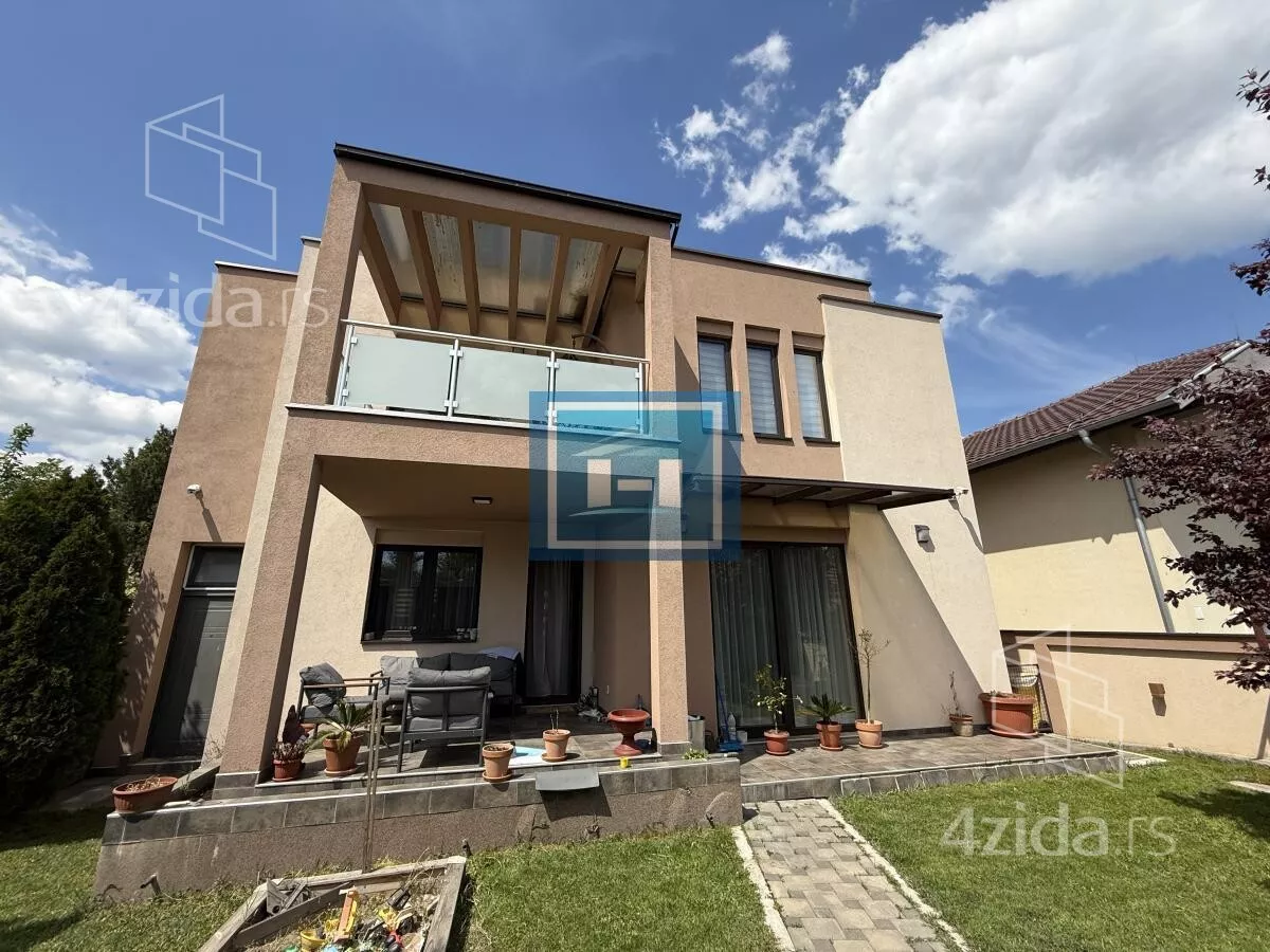 Kuća | 4zida