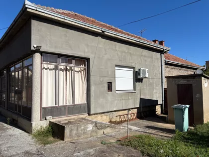 Janka Veselinovića 25 | 4zida.rs
