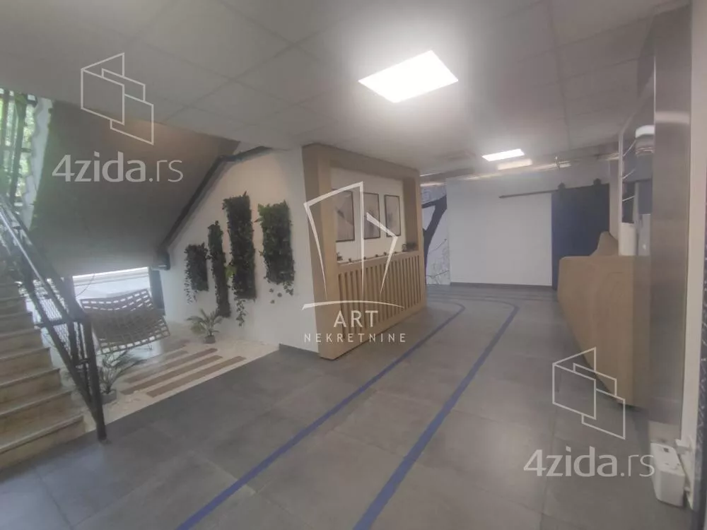 Lokal | 4zida