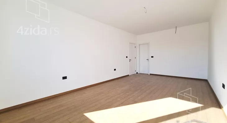 Četvoroiposoban stan | 4zida