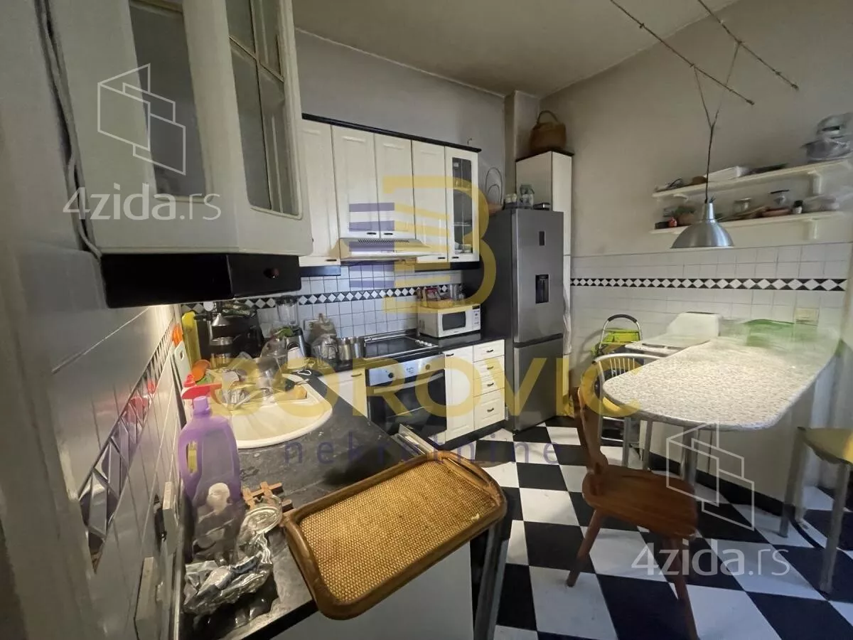 Petosoban stan | 4zida