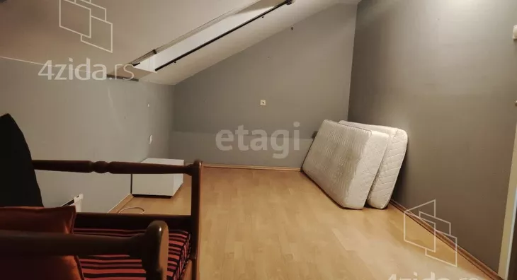 Četvoroiposoban stan | 4zida