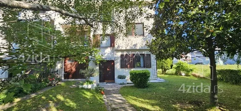 3-etažna kuća | 4zida