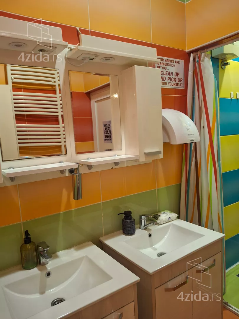 Petosoban stan | 4zida