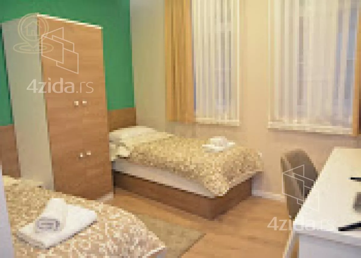 Poslovna zgrada | 4zida