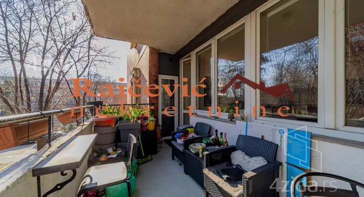 Troiposoban stan | 4zida