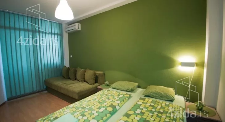 Četvoroiposoban stan | 4zida