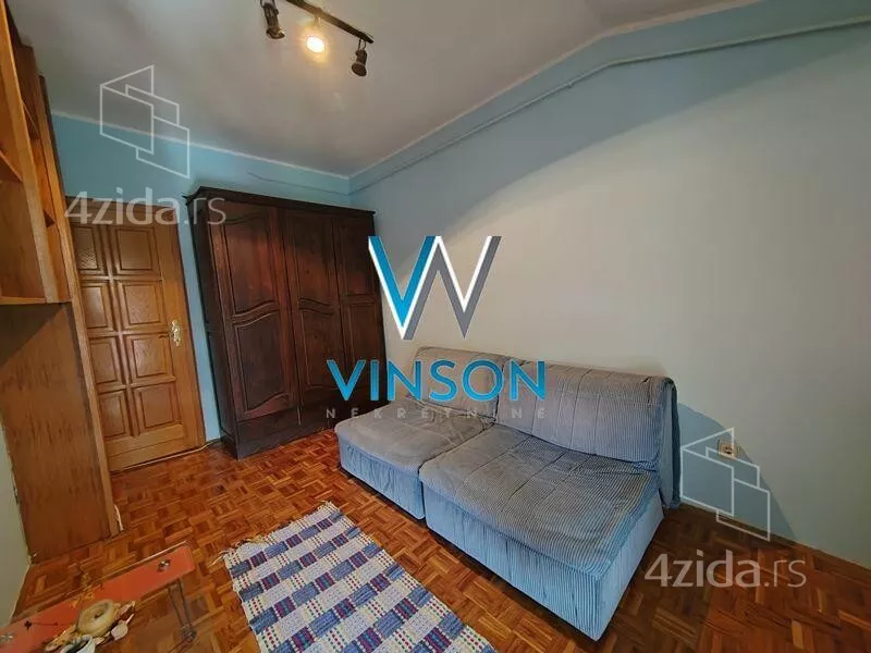 Šestoiposoban stan | 4zida
