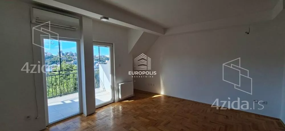 Četvoroiposoban stan | 4zida