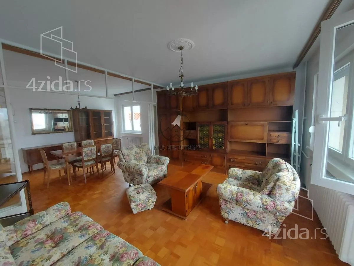 Troiposoban stan | 4zida