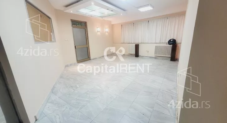 Poslovna zgrada | 4zida