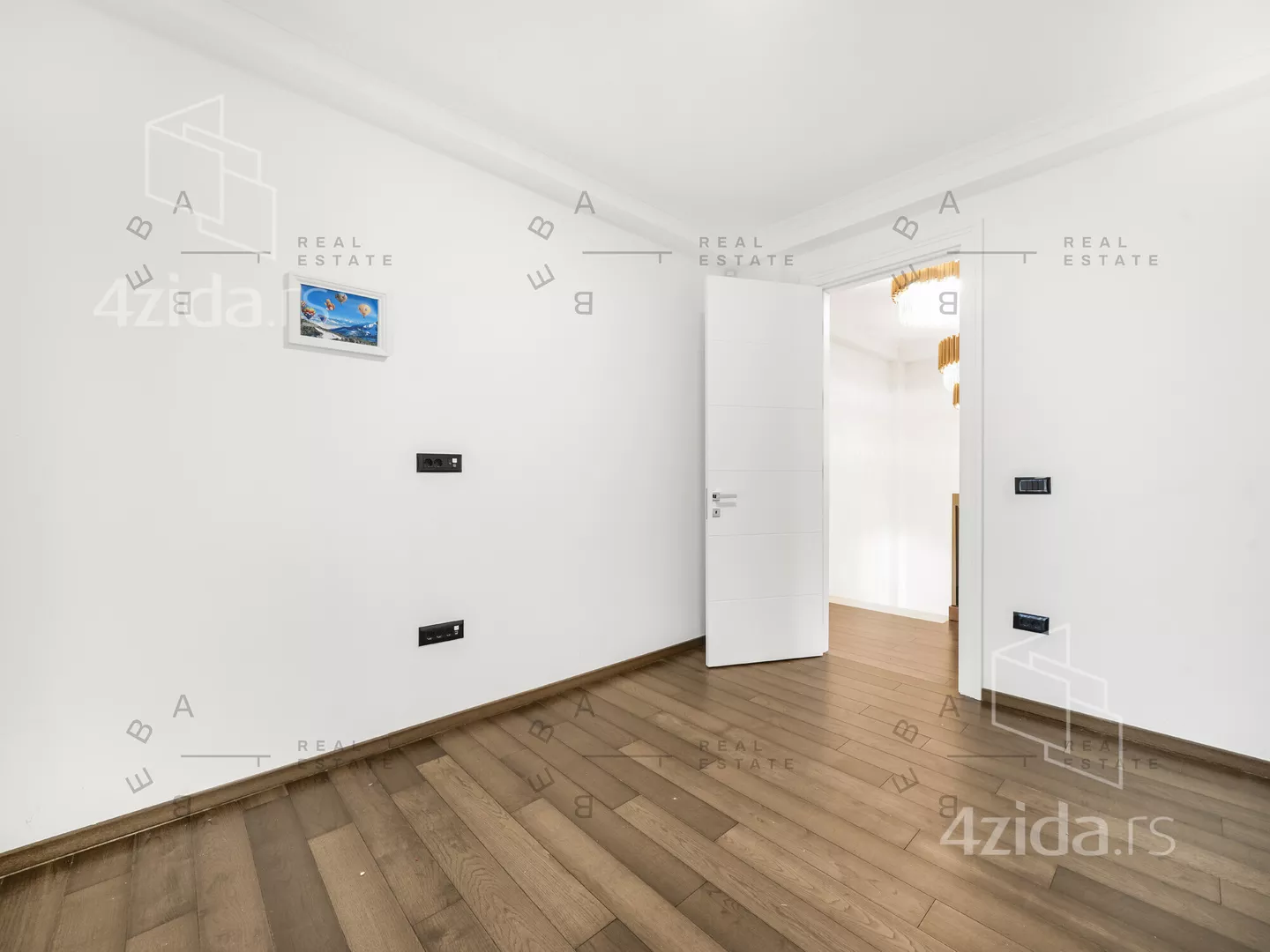 Petosoban stan | 4zida