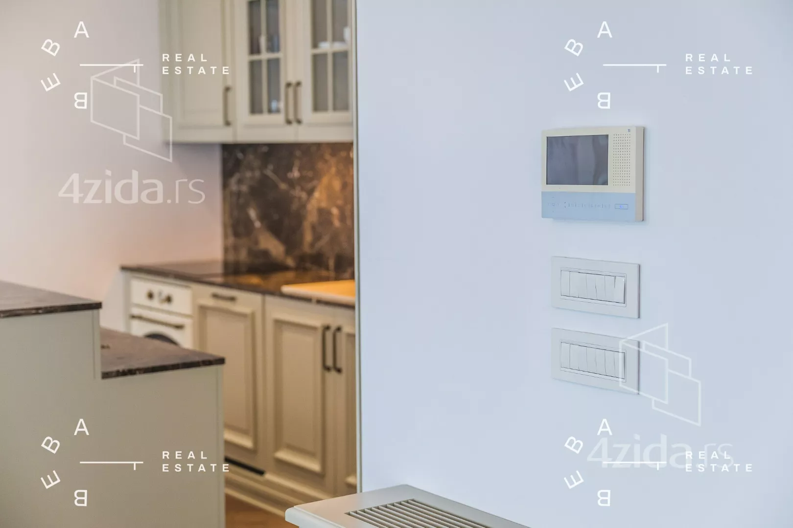 Četvorosoban stan | 4zida