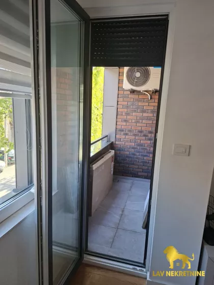DOŽA ĐERĐA | 4zida.rs