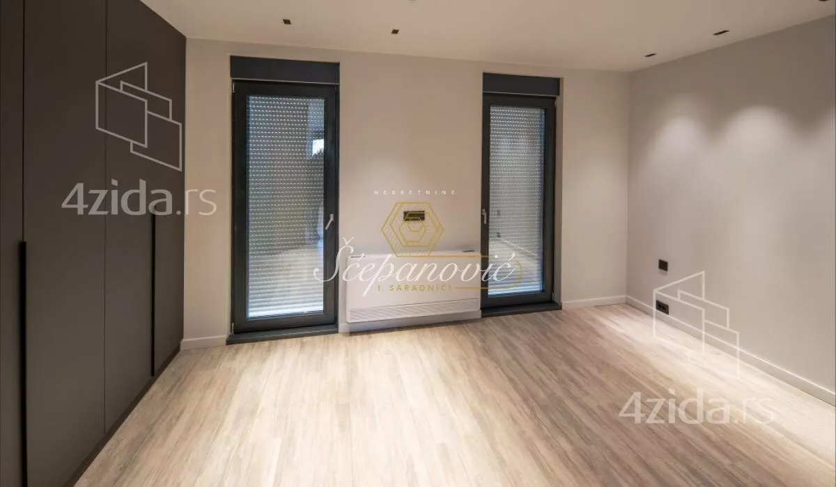 Petosoban stan | 4zida