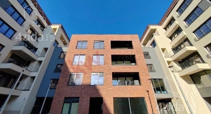 Petosoban stan | 4zida