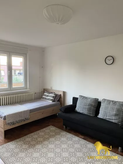 NADEŽDE PETROVIĆ | 4zida.rs