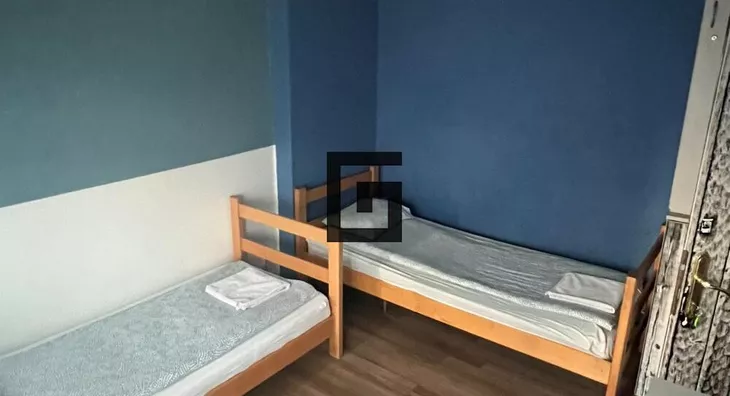 Šestoiposoban stan | 4zida