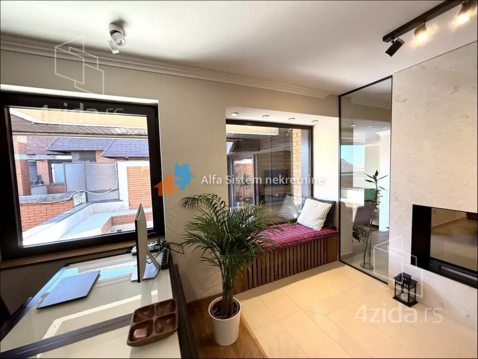 Petosoban stan | 4zida