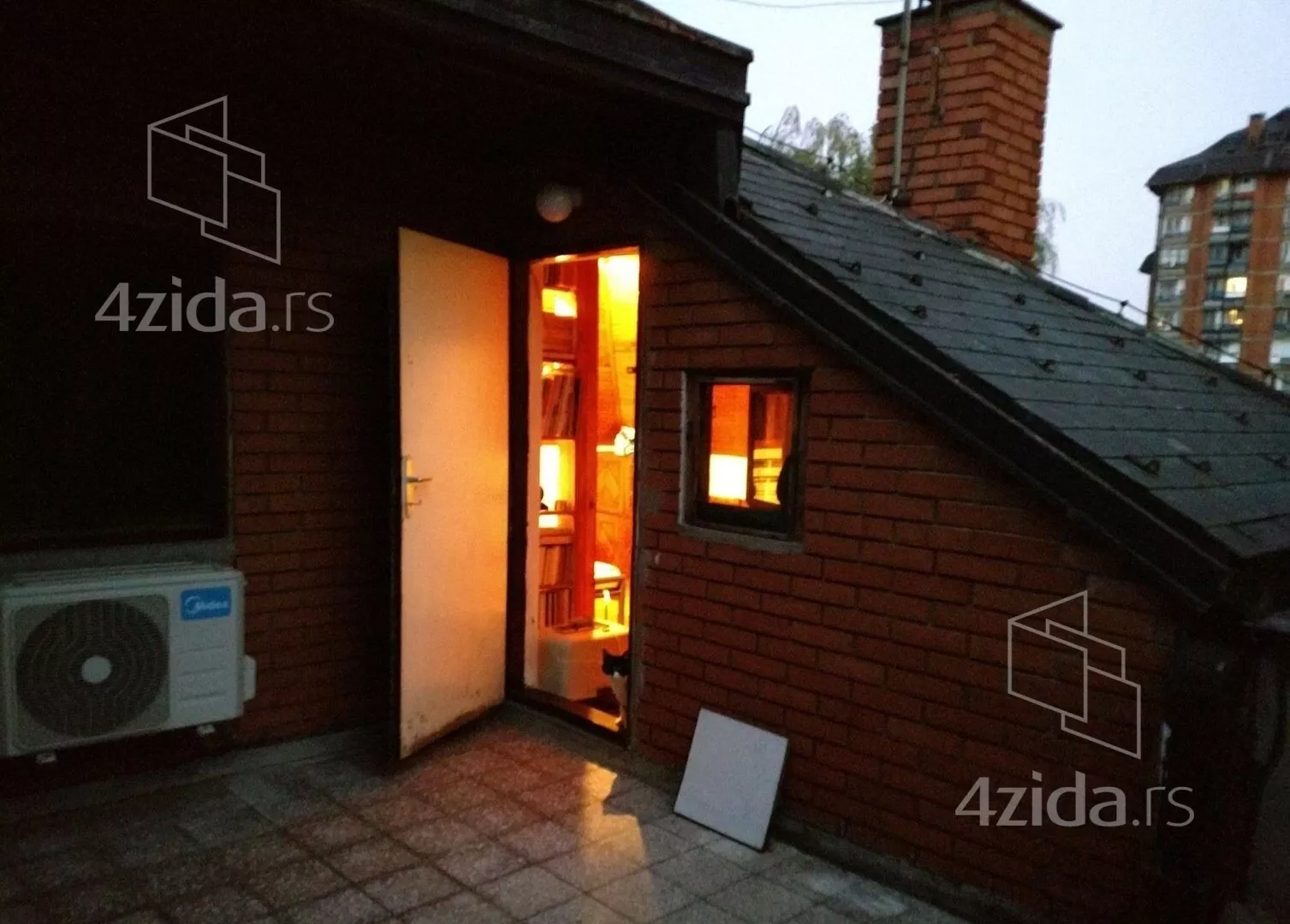 Dvoiposoban stan | 4zida