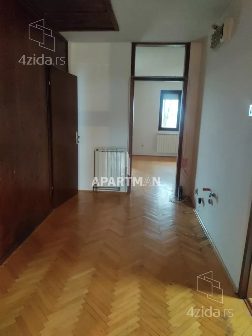 5-etažna kuća | 4zida