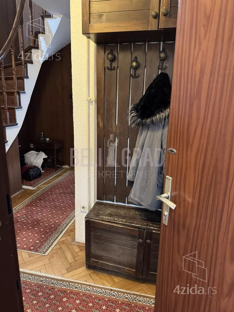 Četvoroiposoban stan | 4zida