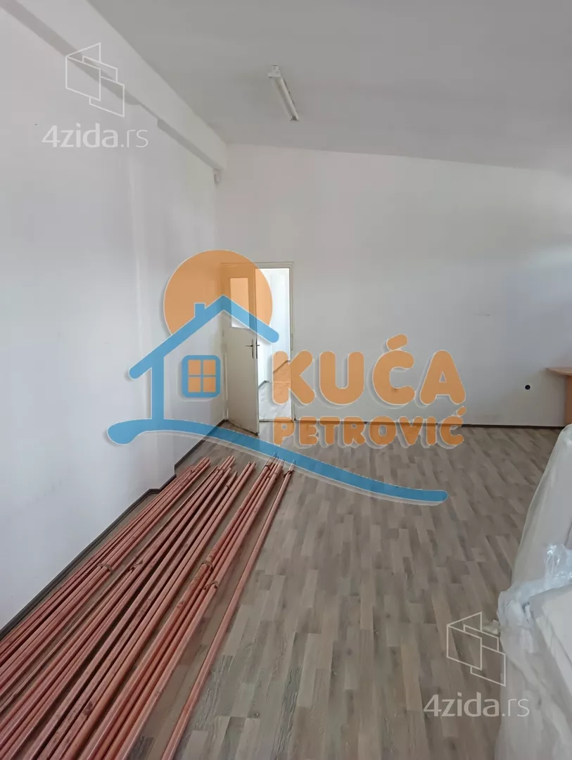 Lokal | 4zida
