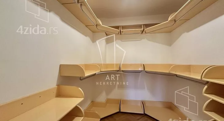 4-etažna kuća | 4zida