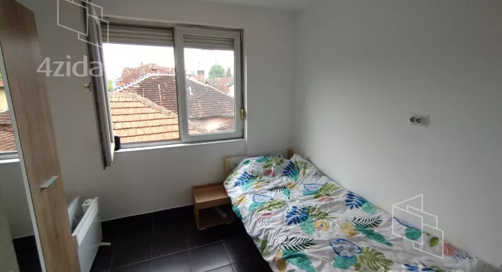 Četvoroiposoban stan | 4zida