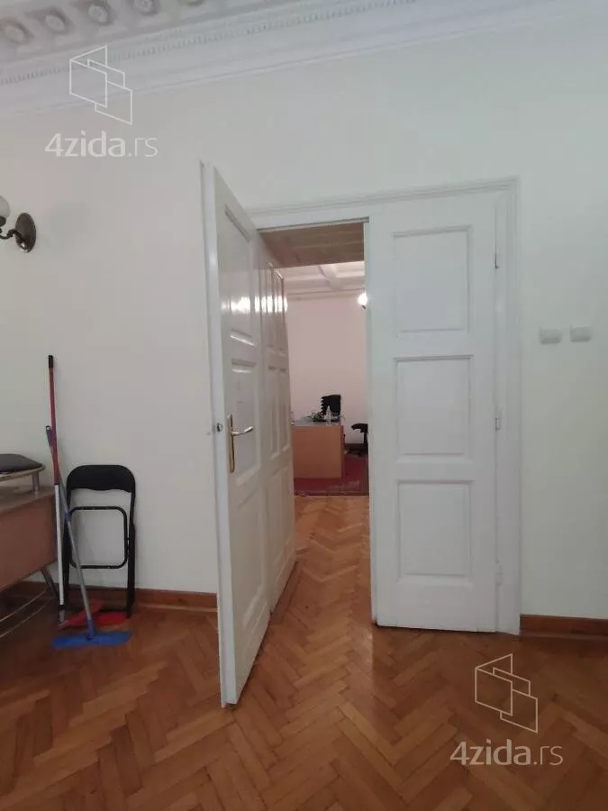 Šestosoban stan | 4zida