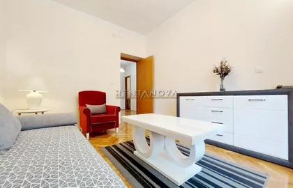 Vukov Spomenik | 4zida.rs