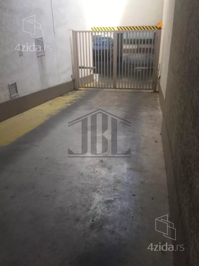 Garaža/Parking | 4zida