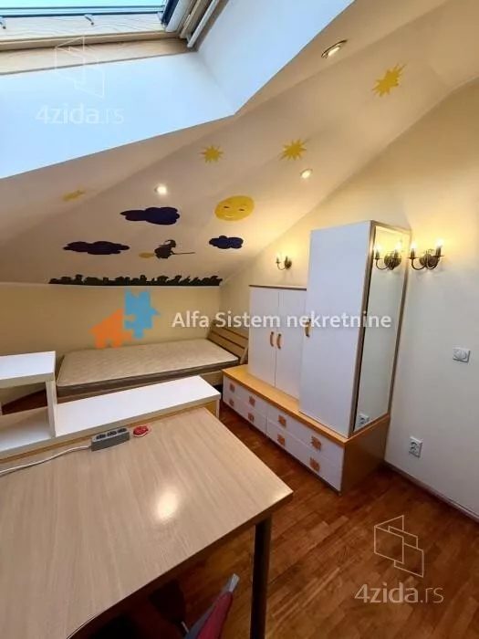 Petosoban stan | 4zida