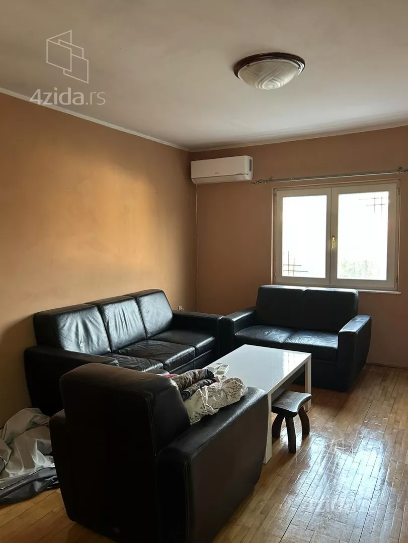 Četvoroiposoban stan | 4zida