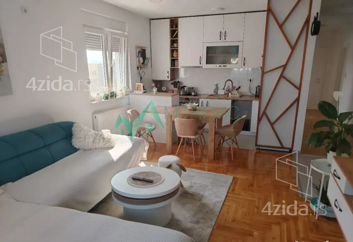 Troiposoban stan | 4zida