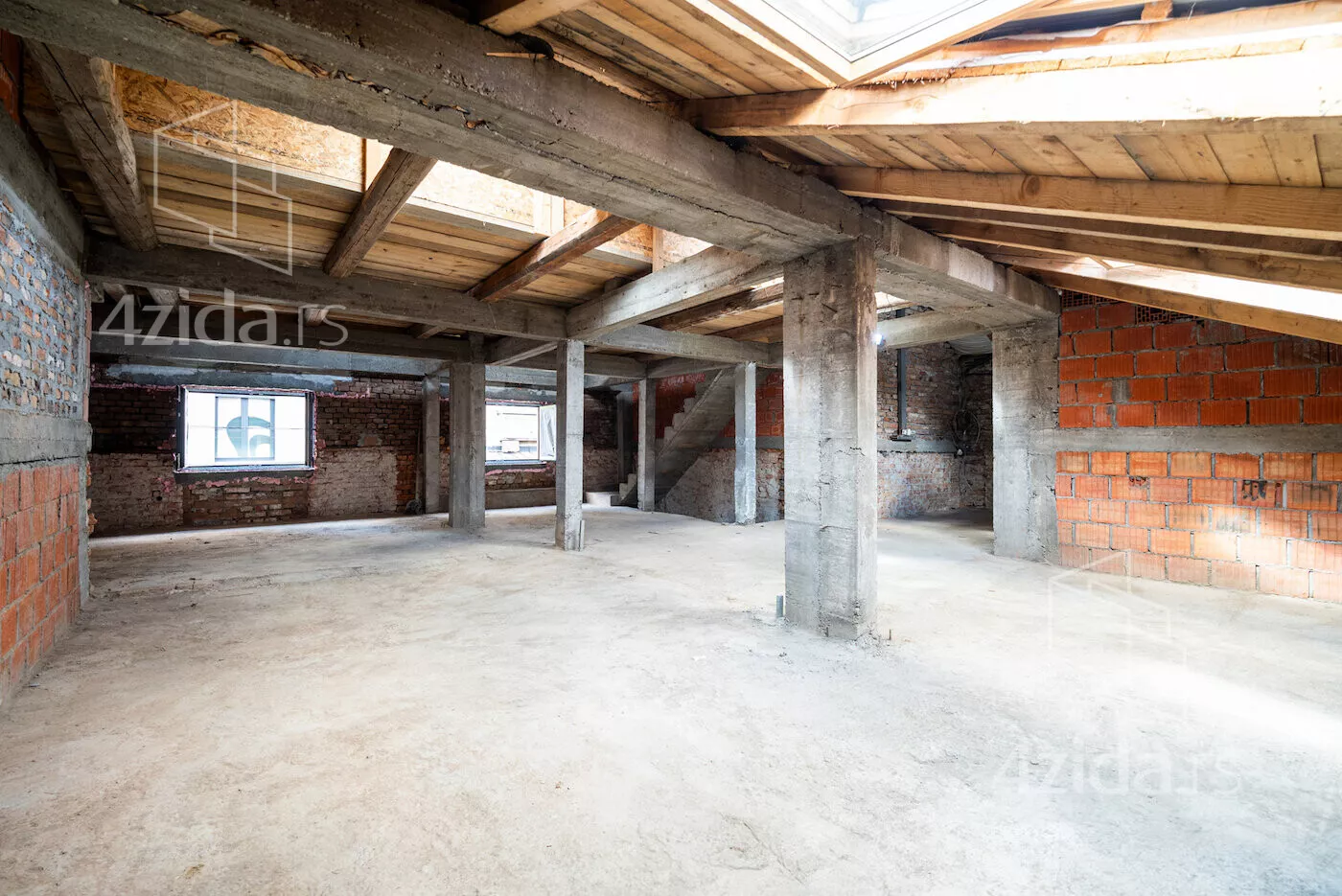 Poslovni prostor | 4zida