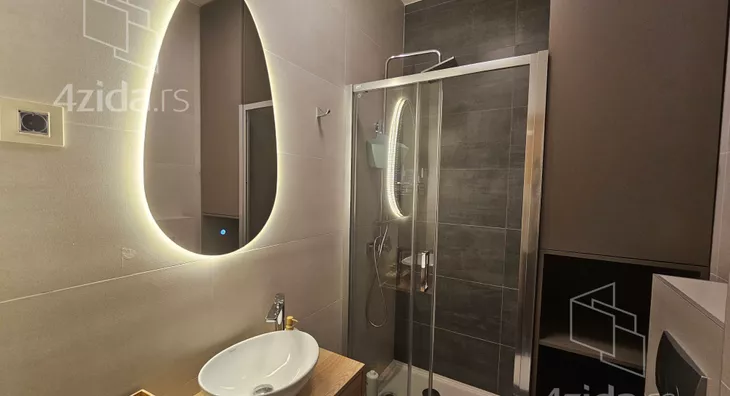 Četvoroiposoban stan | 4zida