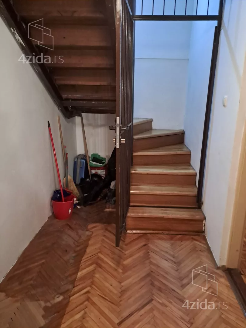 4-etažna kuća | 4zida