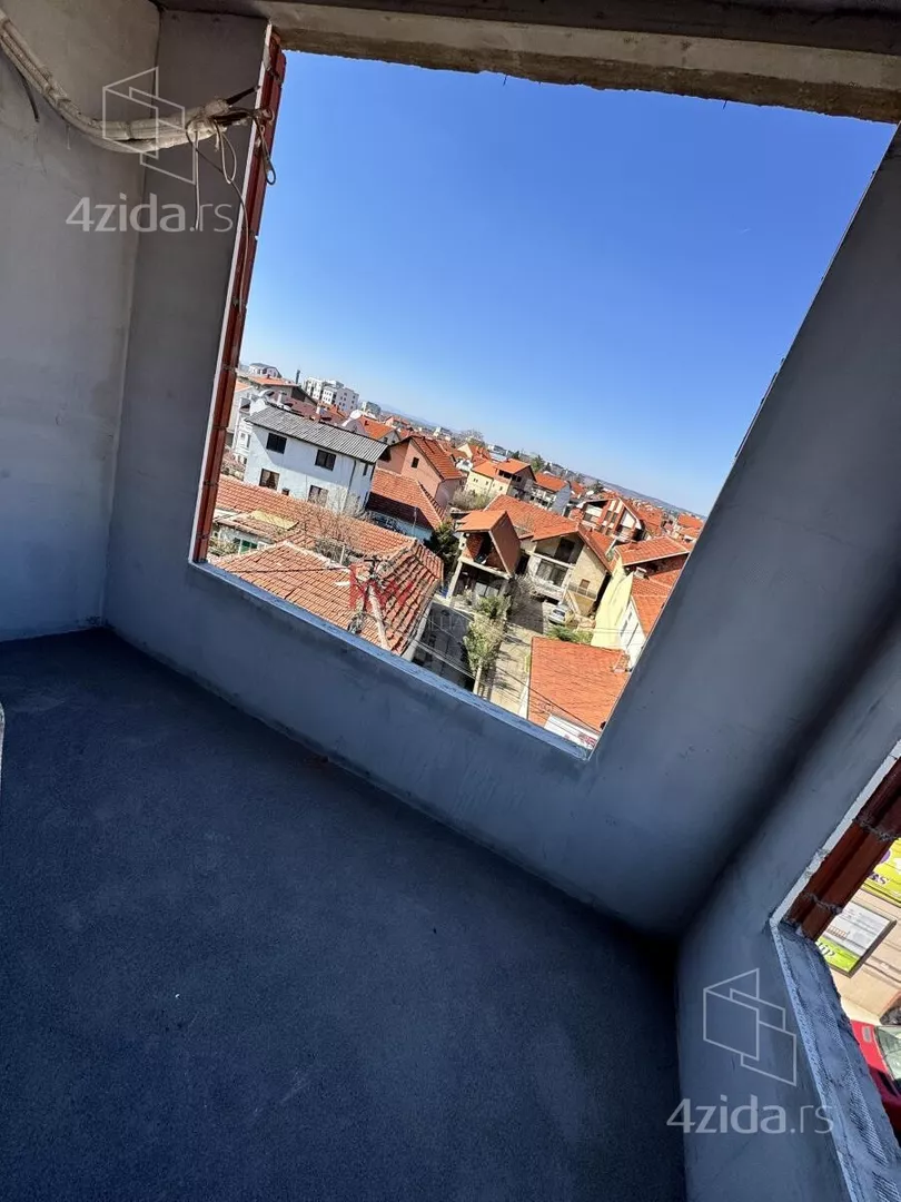 Troiposoban stan | 4zida