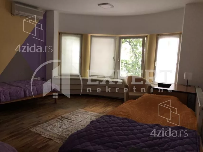 Lokal | 4zida