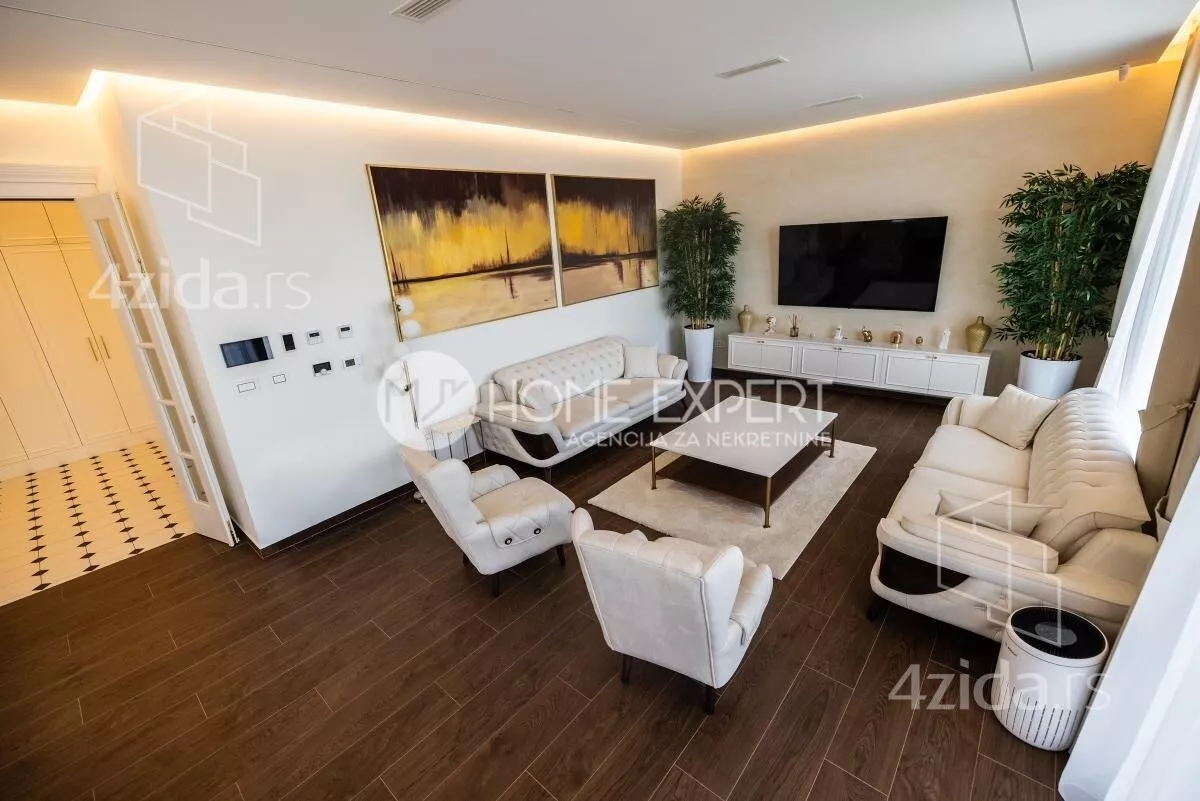 Petosoban stan | 4zida