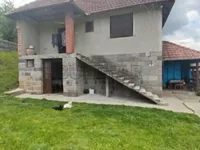 Pajsijević , Okolne lokacije, Knić | 4zida.rs