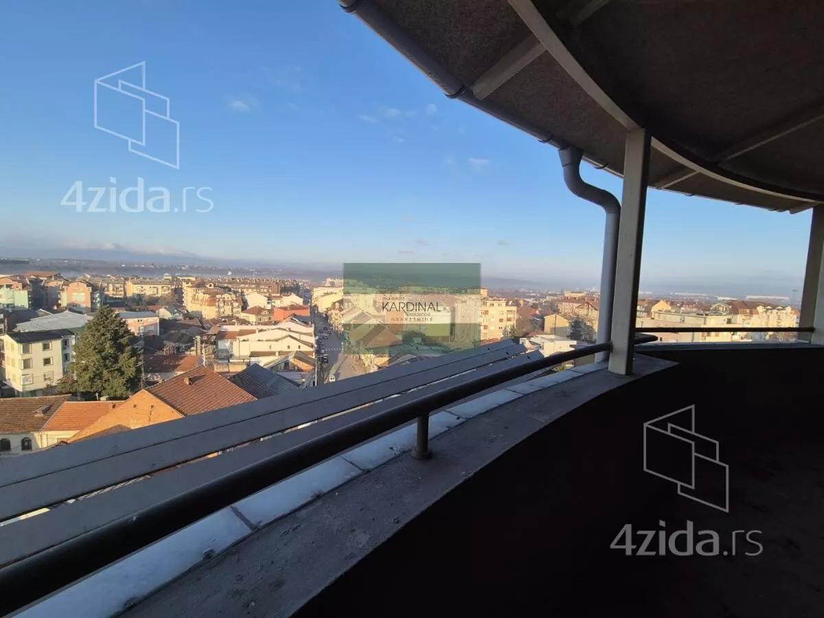 Šestosoban stan | 4zida