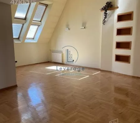 Šestosoban stan | 4zida