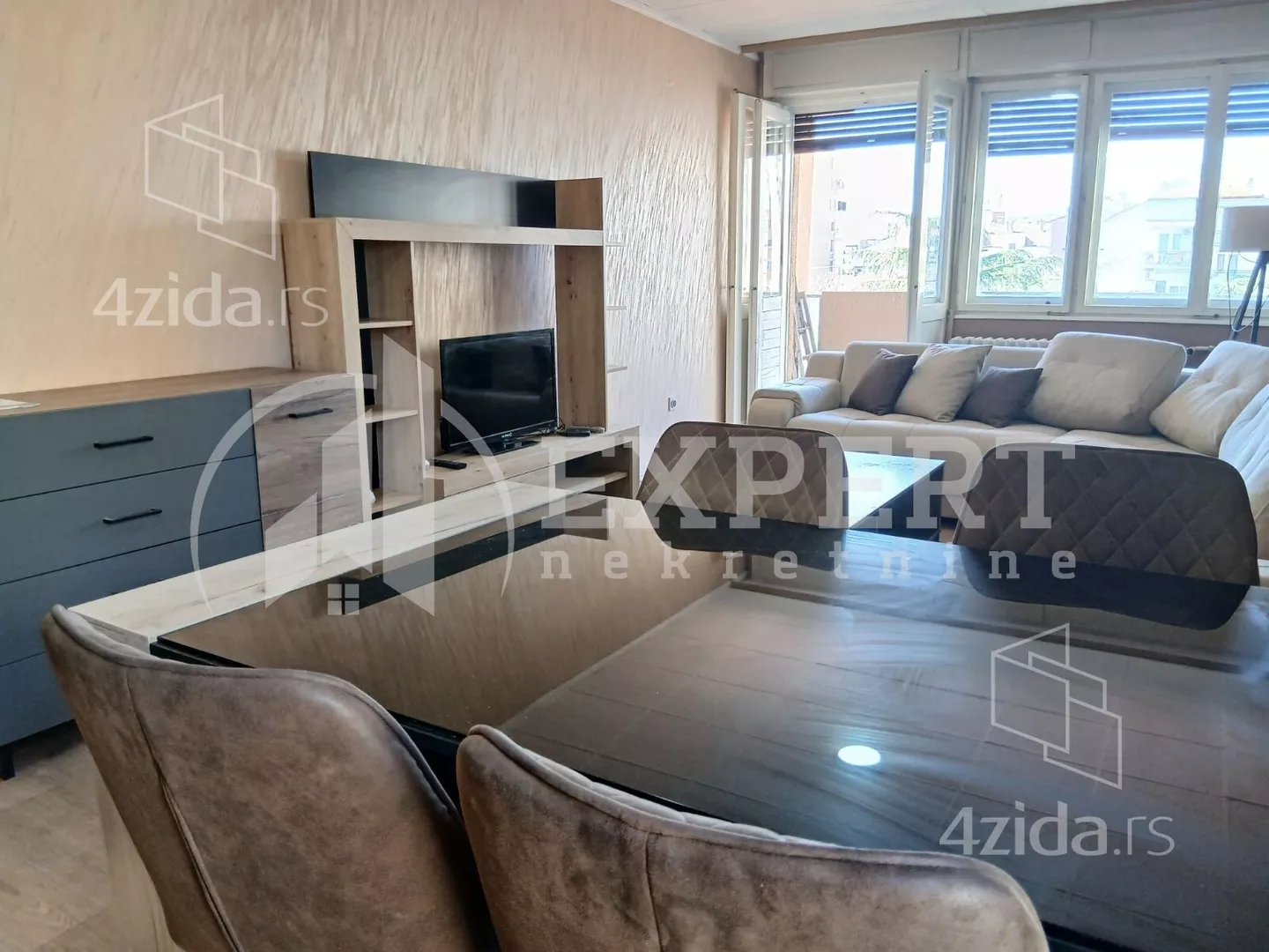 Dvoiposoban stan | 4zida