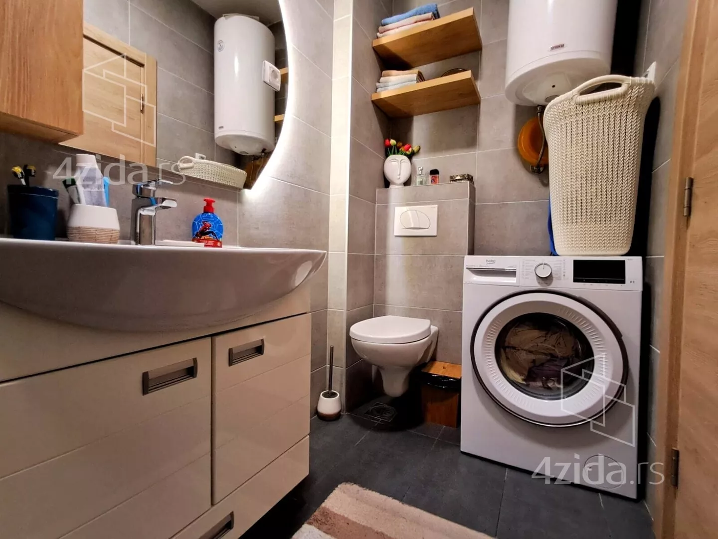 Dvoiposoban stan | 4zida