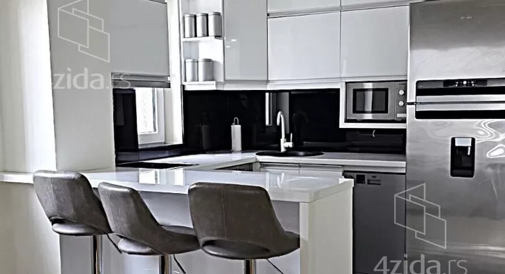 Petosoban stan | 4zida