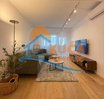 Cara Dušana | 4zida.rs